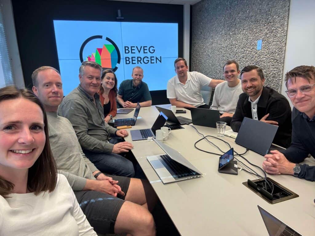 Styret for Beveg Bergen, fra venstre: Silje Nordal Sylta (Hauge Business Network), Runar Wold Slettebø (Salem/NLM), Olav Rønhovde (Credokirken), Vigdis Gåskjenn (Stiftelsen Haraldsplass), Daniel Matthiesen (Salt), (Håkon Pettersen, Apriil. Håkon er innleid konsulent i forbindelse med rapporten og ikke med i styret), Joel Ydstebø (KrF), Sigurd Bekkevold (Salt) og Tor Erling Fagermoen (Frikirken).